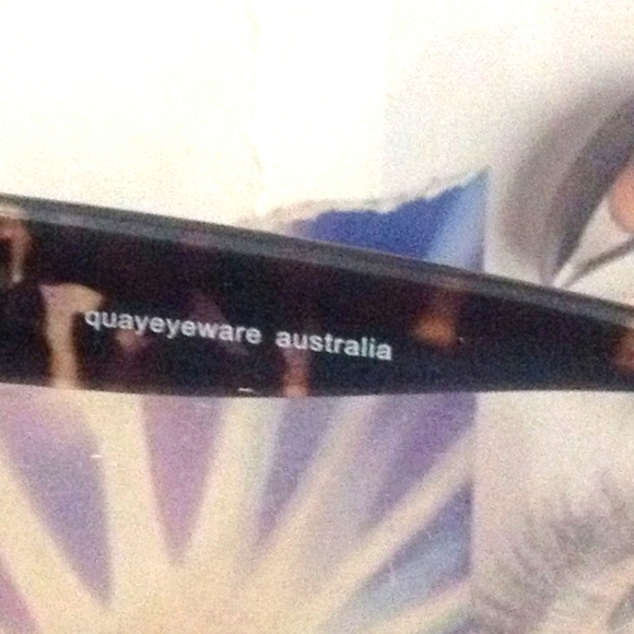 QUAY SUNNIES w/STUDS - Picture 5 of 5